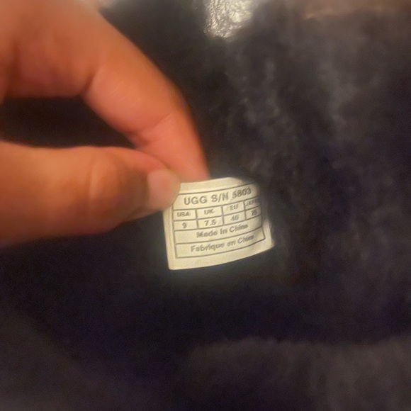 UGG Bailey Button Short Chocolate Womens 9 - Picture 3 of 3